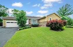 4 CHEROKEE DRIVE, PENNINGTON, NJ 08534