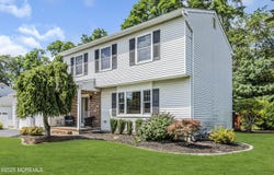 40 Cherry Tree Circle, Howell, NJ 07731