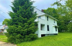 246 Lowell Avenue NE, Warren, OH 44483