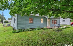 1028 N STATE Street, Lincoln, IL 62656