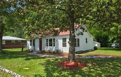 100 Hilton Street, Lexington, NC 27292