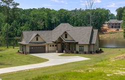 185 Stately Oak Drive, Huntingdon, TN 38344