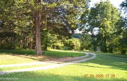 1617 Bull Run Rd, Luttrell, TN 37779