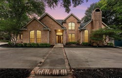 804 Wooded Crest Drive, Woodway, TX 76712