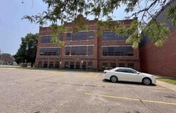 208 S JOHNSON Street, Macomb, IL 61455