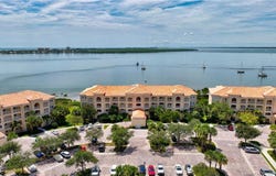 22 SW Harbour Isle Drive W unit: 105, Fort Pierce, FL 34949