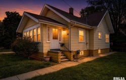 310 N CHEROKEE Street, Taylorville, IL 62568
