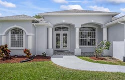 2267 SE Heathwood Circle, Port Saint Lucie, FL 34952