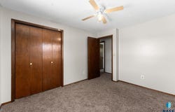 316 S Norbeck St, Vermillion, SD 57069