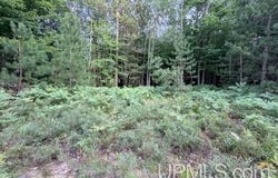 916 Silver Creek Road, Marquette, MI 49855