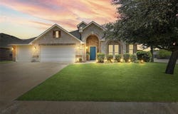 1344 Hearthstone Drive, Burleson, TX 76028