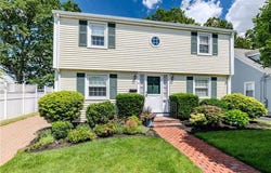 19 Longue Vue Avenue, North Providence, RI 02904