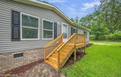 97 Bridgeside Road, Rocky Point, NC 28457