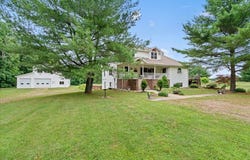 361 4th Street, Plainwell, MI 49080