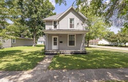 420 S Avenue D, Washington, IA 52353