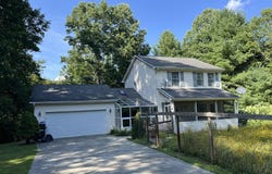 283 Stonehouse Woods Dr, Caldwell, WV 24925