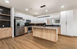 929  SE 10th  ST, Bentonville, AR 72712