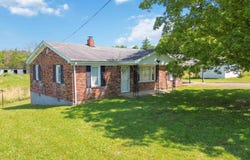 885 Deepwell Woods Road, Crab Orchard, KY 40419