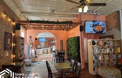 112 N Main Street, Fairfield, IA 52556