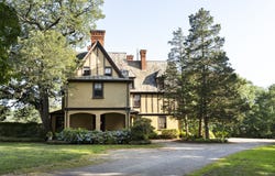 131 Hartford Road, Manchester, CT 06040