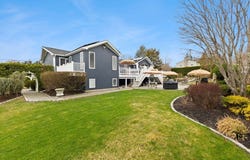 104 Randall Shea Dr, Swansea, MA 02777