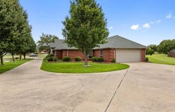 300 Burtonwood Circle, Ovilla, TX 75154