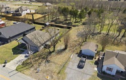 317 E Saunders Street, Trenton, TX 75490