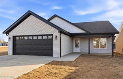 15 Paislynne Ct, Brandenburg, KY 40108