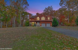 9 Rutherford Court, Jackson, NJ 08527