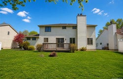 5 Hidden Trail, Lancaster, NY 14086