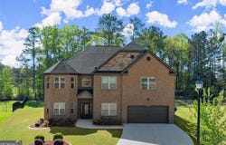 404 Prague, Hampton, GA 30228
