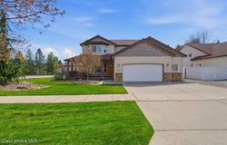 621 E Round Up Cir, Hayden, ID 83835
