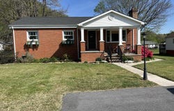 1030 Anderson St, Glasgow, VA 24555