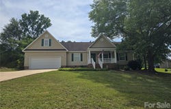 2393 Oxford Circle, Lancaster, SC 29720