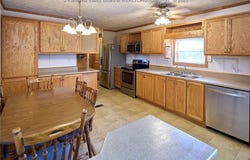 105 Oak Tree Lane, Nitro, WV 25143