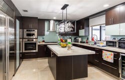 8886 NW 187th St, Miami, FL 33018