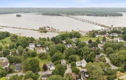 27 Hodge Street, Wiscasset, ME 04578