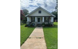 1208 North Davis Avenue, Newton, NC 28658