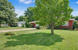 414 S Seymour Street, Oakwood, IL 61858