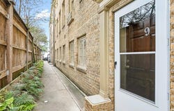 3300 ST CHARLES Avenue, New Orleans, LA 70115