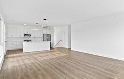 4163 E Hemlock Dr, Oak Creek, WI 53154