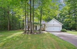 938 Long Shadow Lane, Rome, OH 44085