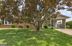 8 MARIGOLD Circle, LEVITTOWN, PA 19054