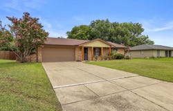 807 Keller Avenue, Benbrook, TX 76126