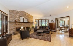 9 Penn Cir, IowaCity, IA 52245