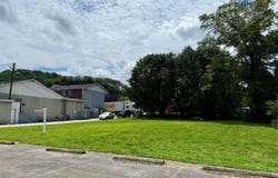28 LUMBER Street, Beattyville, KY 41311