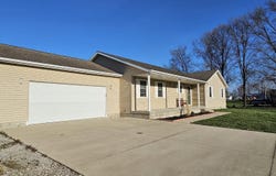 10457 N Puckett Lane, Mt Vernon, IL 62864