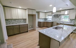 7441 W Lutes Dr, Warsaw, IN 46582