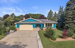 W158n9751 Broadleaf Ln, Germantown, WI 53022