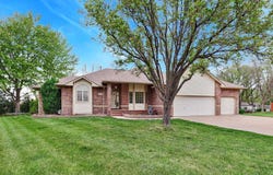 5 Taylor Ct, Augusta, KS 67010